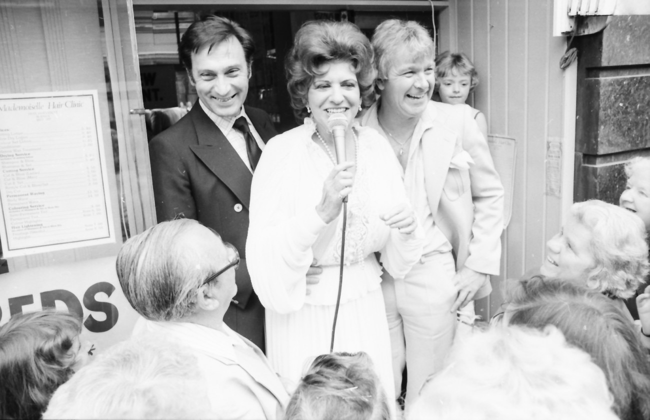 Elsie is in town. (1 of 6)