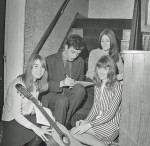 Jakes folksy style holds the crowd